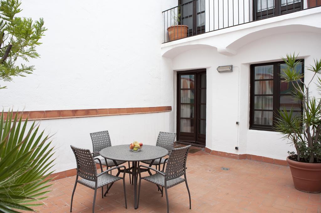 Aspasios Plaza Real Apartments Барселона Екстериор снимка